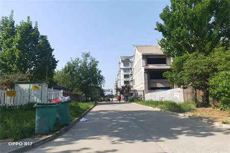 金鹰小区三楼3室2厅1卫108m2精装修带储藏室68万出售