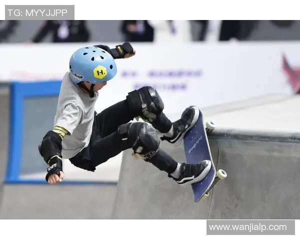 深圳滑板队在全国滑板状态排行榜中荣获第四名的佳绩引发关注 深圳滑板队在全国滑板状态排行榜中荣获第四名的佳绩引发关注